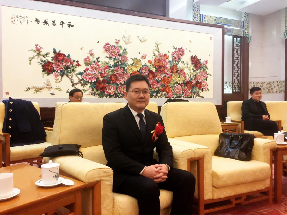 屈新峰律师.png